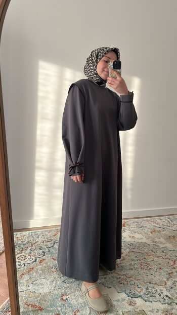 Şerit Detaylı Elbise Füme