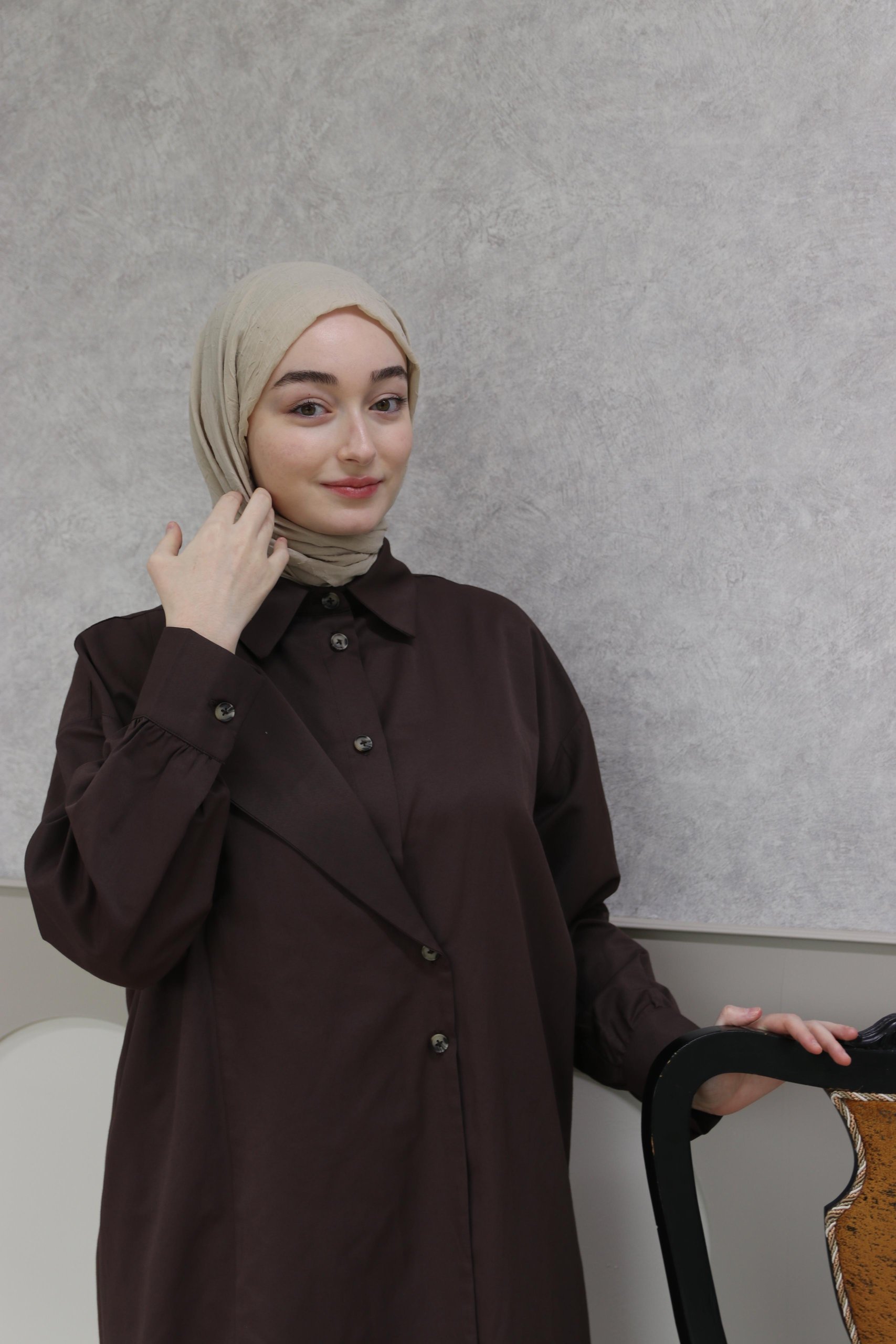 Yaka Detaylı Gömlek Kahve